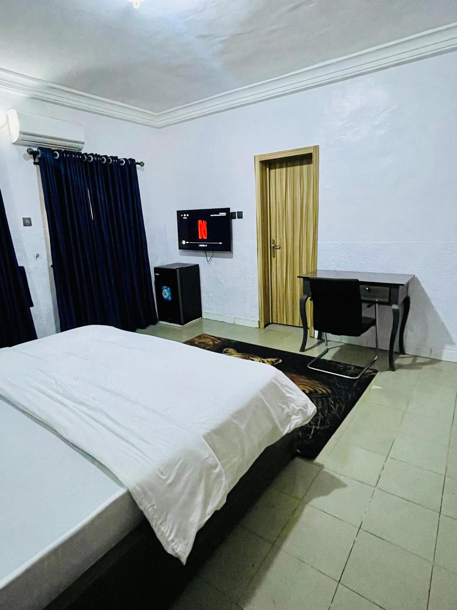 Weena Hotel & Resort Lagos Esterno foto